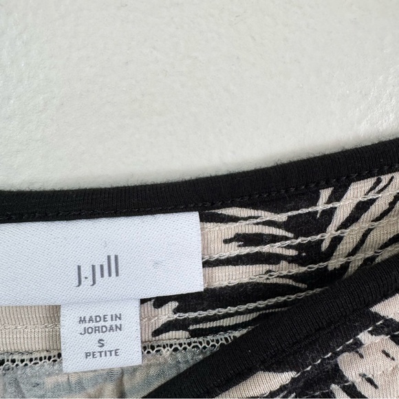 J. Jill Piped-Trim Knit Maxi Dress in oatmeal banana leaf (Cream & Black Small P - Picture 10 of 11